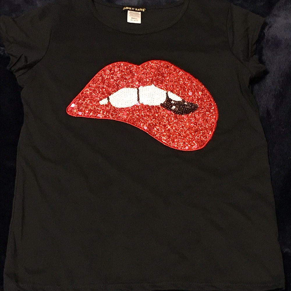 NEW Sequin Lip Black T-Shirt (Small)